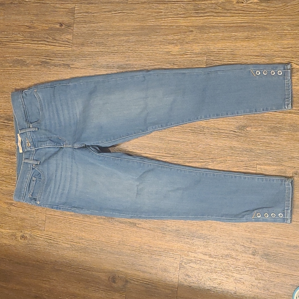 Levis 311 Shaping Skinny Jeans